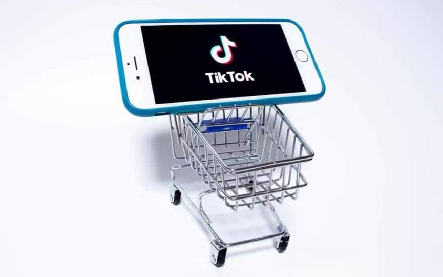 Cost breakdown comparison between TikTok Shop and Amazon showing effective per-sale costs